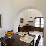 Acropoli Apartman *